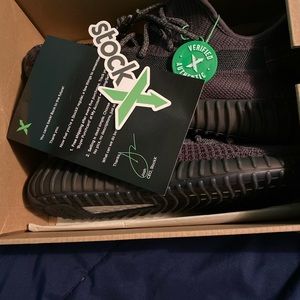 Yeezy boost 350 black non reflective Sz 8 Mens